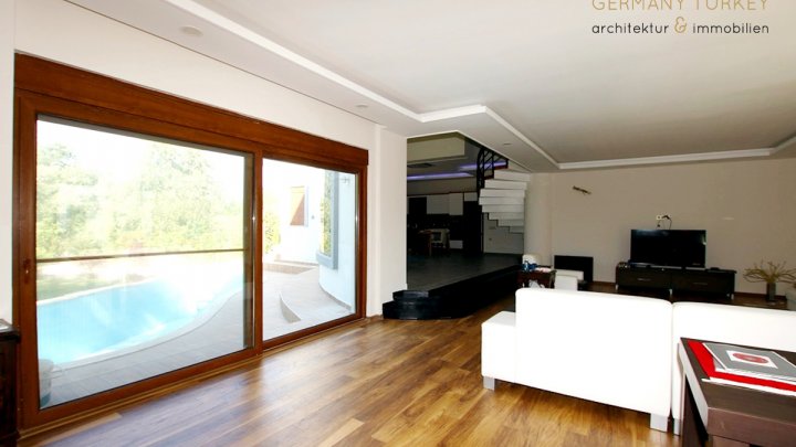 komplett möblierte Villa