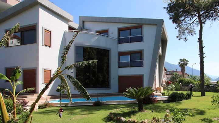 komplett möblierte Villa