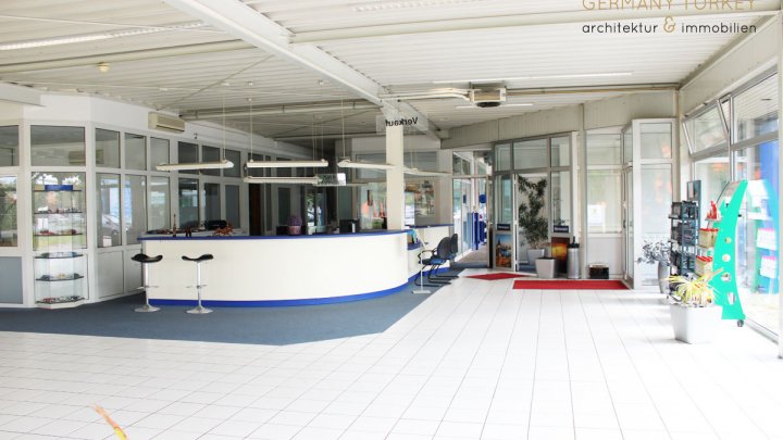 Voll ausgestattetes Autohaus zwischen drei Großstädten und inmitten bekannter Freizeitattraktionen