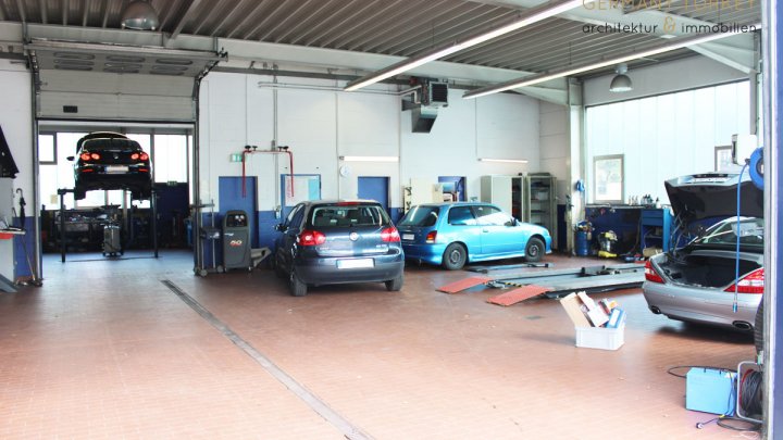 Voll ausgestattetes Autohaus zwischen drei Großstädten und inmitten bekannter Freizeitattraktionen