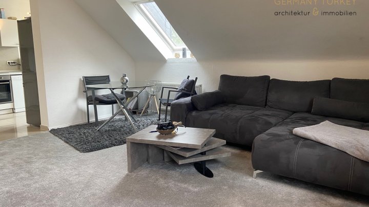   Behaglich und attraktiv: Lichtdurchflutete Wohnung zwischen Erholung im Grünen und bester Anbindung ans „Tor zur Welt“