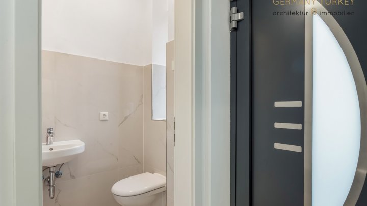 Elegant, gut aufgeteilt und sehr wohnlich: Ihre neue Doppelhaushälfte wartet in Kölln-Reisiek auf Sie!