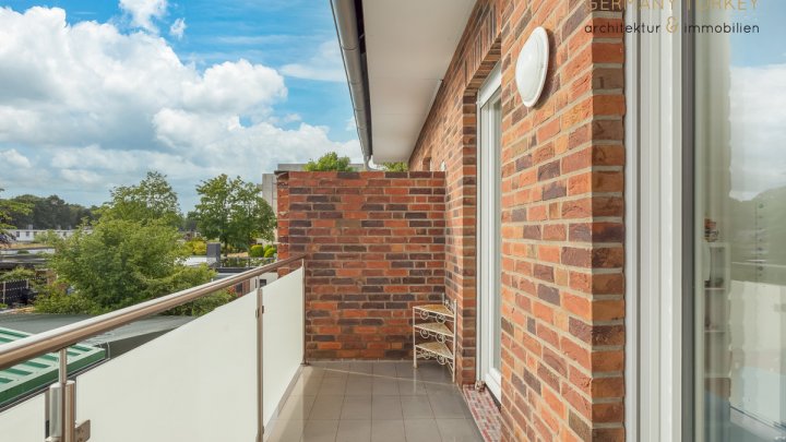 Elegant, gut aufgeteilt und sehr wohnlich: Ihre neue Doppelhaushälfte wartet in Kölln-Reisiek auf Sie!