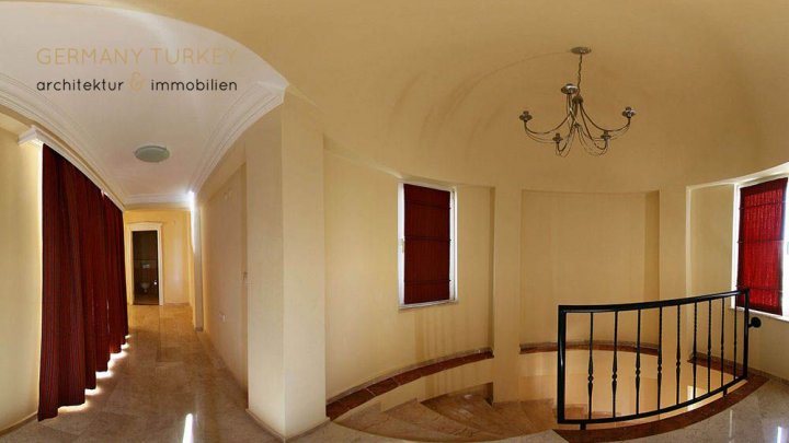 Villen mit atemberaubenden Blick in Luxusresidenz