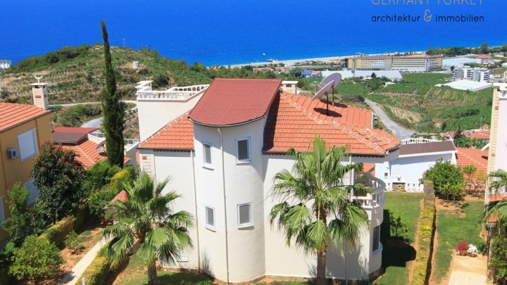 Villa in idyllischer Lage mit Blick aufs Panorama