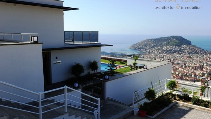 Exklusive, Luxusterrassenvillen in Toplage