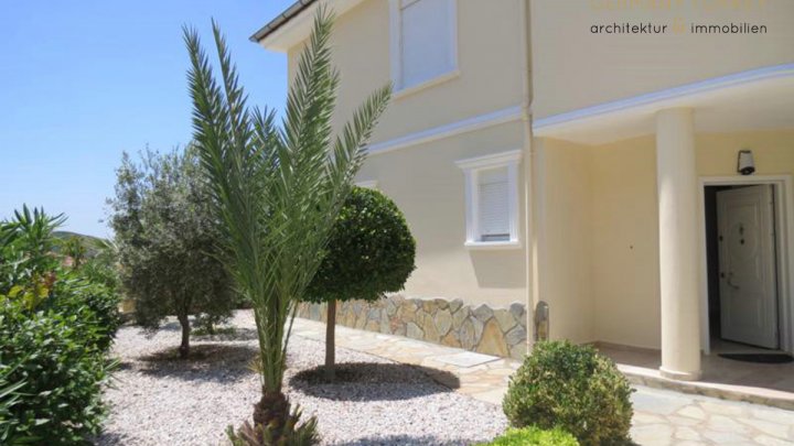 Romantische komplett möblierte Villa