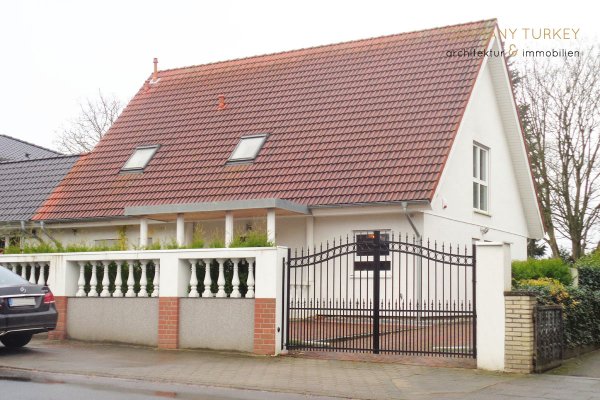 Im Grünen und bestens angebunden wohnen: Großzügiges Einfamilienhaus in Hamburg-Jenfeld