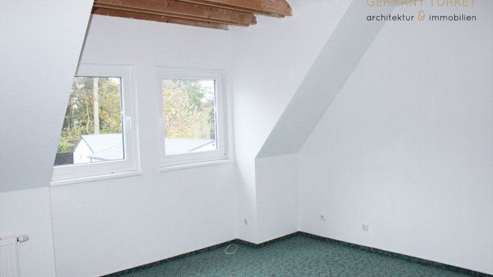 Im Grünen und bestens angebunden wohnen: Großzügiges Einfamilienhaus in Hamburg-Jenfeld